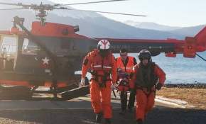Lancha varó en zona de difícil acceso al sur de Punta Arenas: 16 personas iban a bordo [FOTOS]